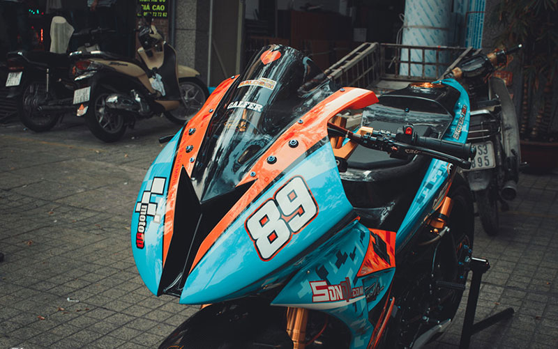 Yamaha Exciter độ hàng trăm triệu đồng theo phong cách BMW S1000RR